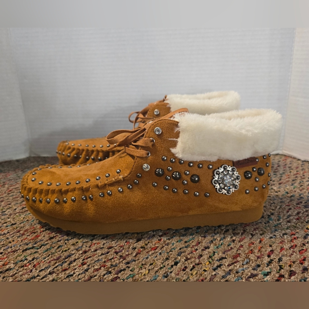 Montana West Women's 11 Brown Concho Lux Moccasins Faux Shearling Fur Lining NEW